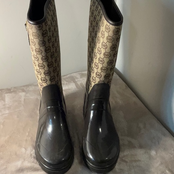 EUC Michael Kors Rain Boots - Size 10 - Picture 5 of 8